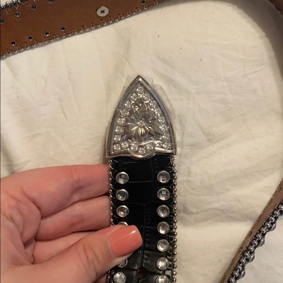 Brand new belt - Picture 3 of 4